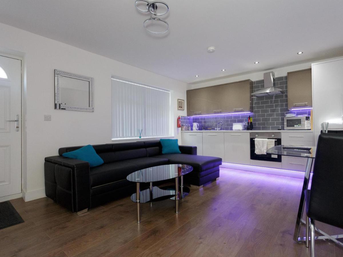 Live In Leeds Greenhill Bungalows Esterno foto