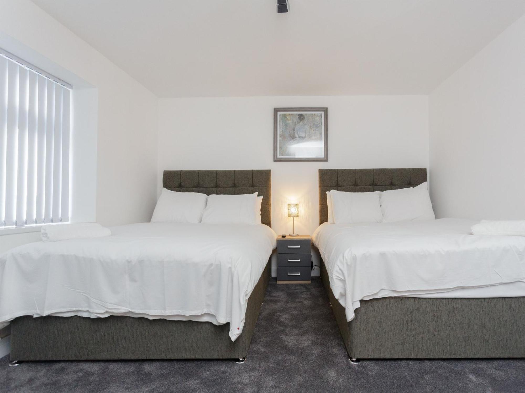 Live In Leeds Greenhill Bungalows Esterno foto