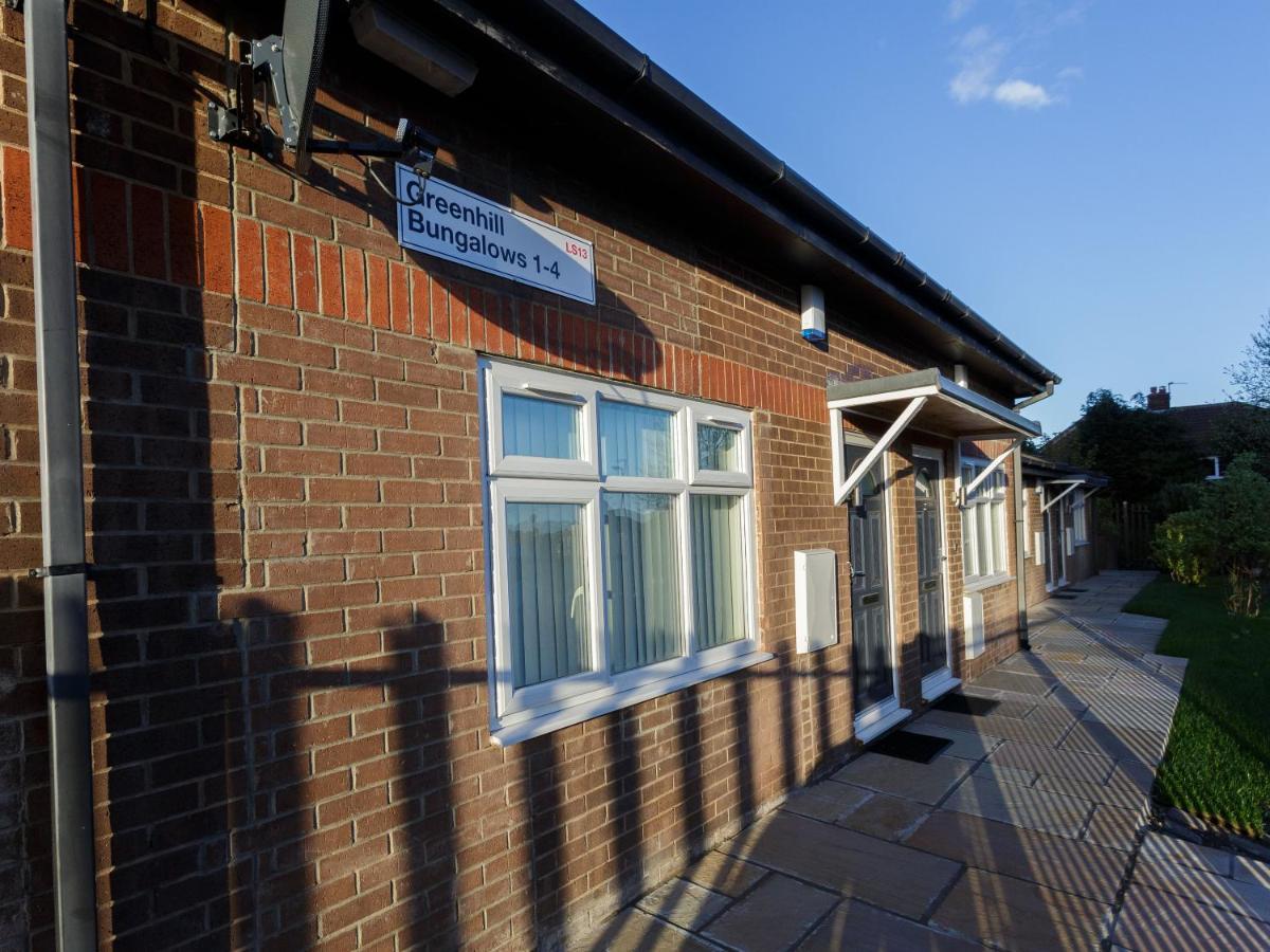 Live In Leeds Greenhill Bungalows Esterno foto